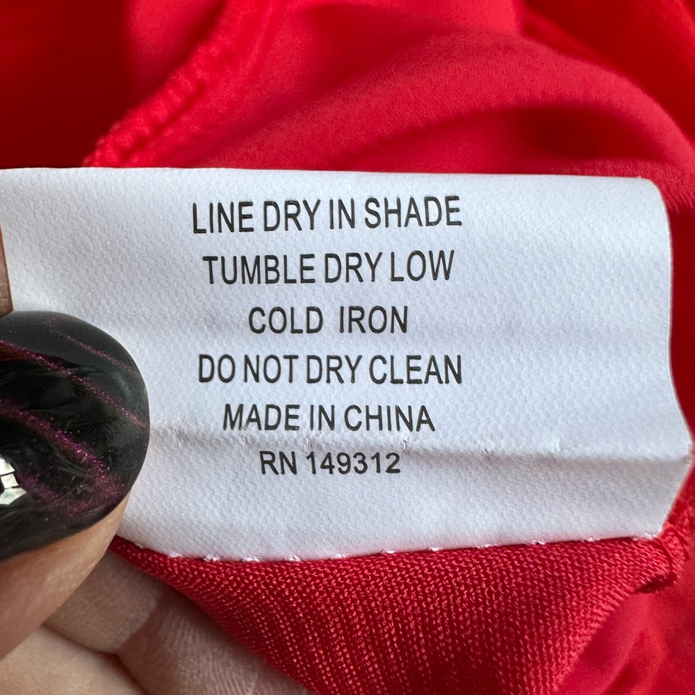 Elegant Red Women's Dress - Picture 7 of 10